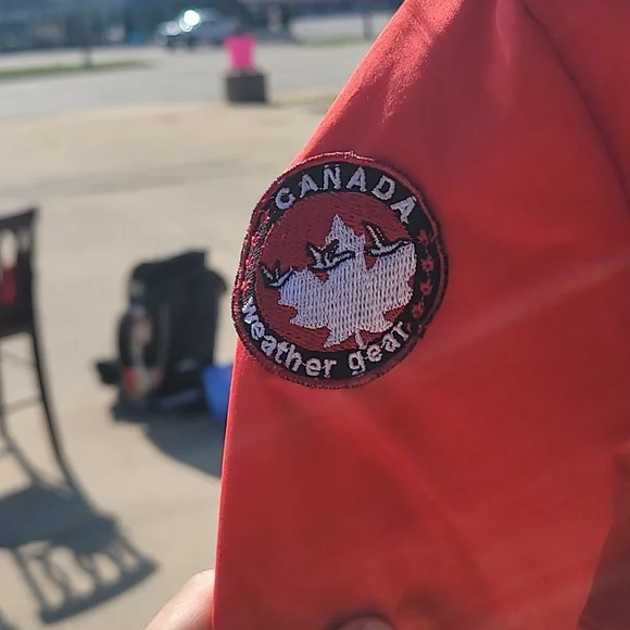 Canada Gear Vibrant Red Kids Puffer Jacket with Faux Fur Hood - Picture 4 of 4